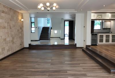 5 Bed Townhouse with En Suite at Lavington - 4