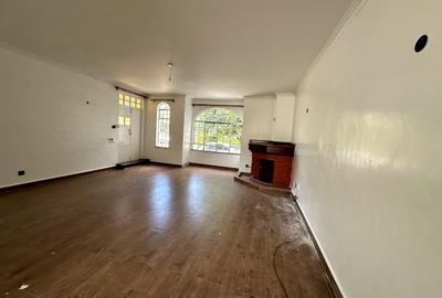 5 Bed Townhouse with En Suite in Lavington - 2