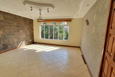 4 Bed Apartment with En Suite in Riverside