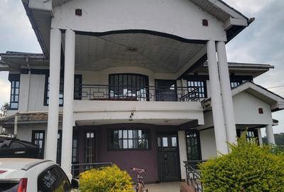 5 Bed Townhouse with En Suite at Ngoingwa - Thika Road - 3