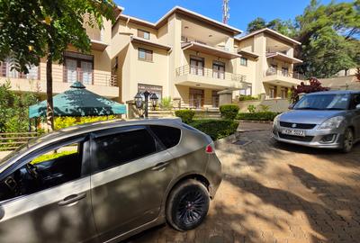 5 Bed Townhouse with En Suite at Lavington Green. - 3