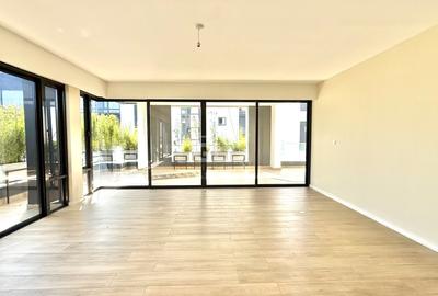 4 Bed Apartment with En Suite in Riverside