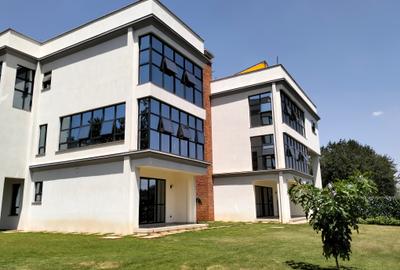5 Bed Townhouse with En Suite in Thigiri