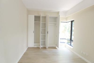 3 Bed Apartment with En Suite at Riverside Drive - 3