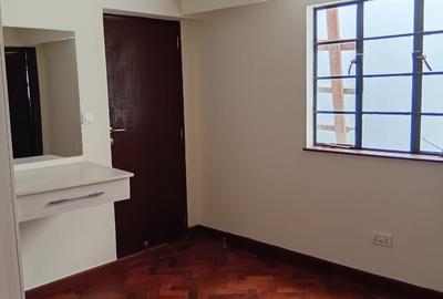 5 Bed Townhouse with En Suite at Parklands - 2