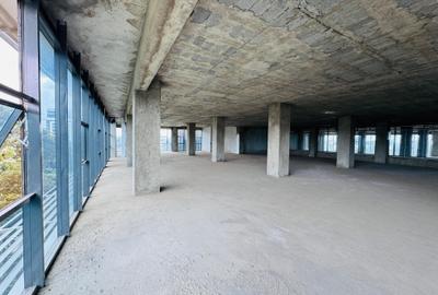 4,000 ft² Office with Backup Generator at Riverside Drive