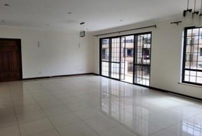 3 Bed Apartment with En Suite in Westlands Area - 4
