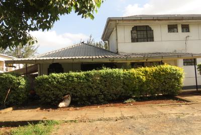 1 Bed House with En Suite at Karen Road