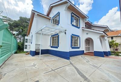 4 Bed House with En Suite in Runda