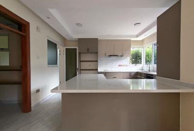 4 Bed Townhouse with En Suite in Runda - 3