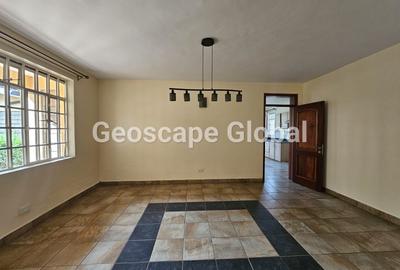 4 Bed House with En Suite in Rosslyn - 3