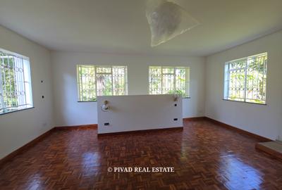 4 Bed House with En Suite in Runda - 3