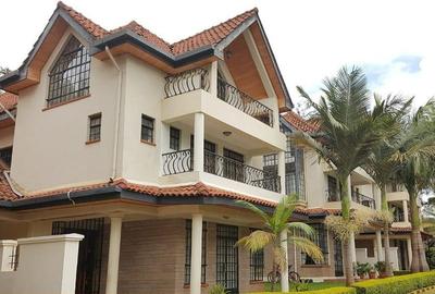 5 Bed Townhouse with En Suite in Lavington