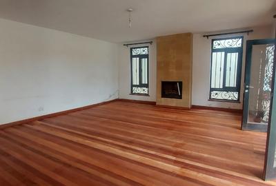 5 Bed Townhouse with En Suite in Lavington - 4