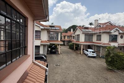 5 Bed Townhouse with En Suite in Lavington - 3