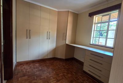 4 Bed House with En Suite in Runda