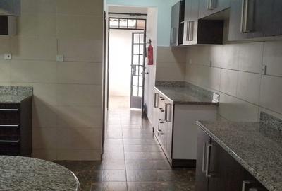 4 Bed Townhouse with En Suite in Lavington - 2