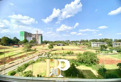 1 Bed Apartment with Swimming Pool in Rosslyn