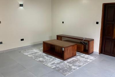 1 Bed House with En Suite in Runda - 3