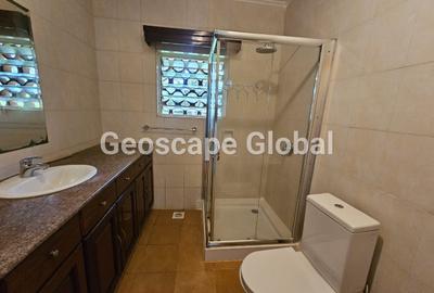 4 Bed House with En Suite in Runda
