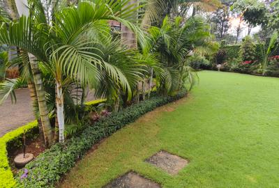 Serviced 2 Bed Apartment with En Suite in Runda
