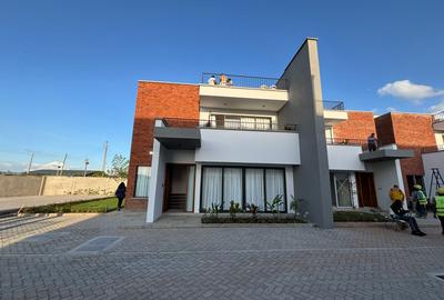 4 Bed Townhouse with En Suite at Langata Road