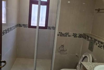 5 Bed Townhouse with En Suite in Westlands Area