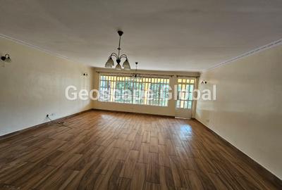 5 Bed House with En Suite in Rosslyn - 2