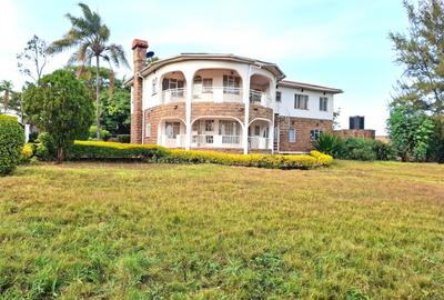 6 Bed House at Ridgeways Drive