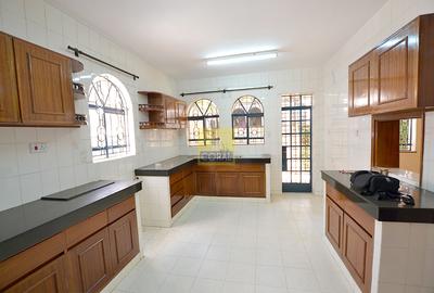 5 Bed Villa in Rhapta Road