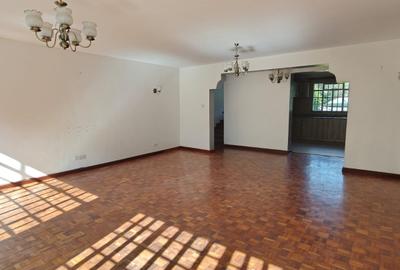 5 Bed Townhouse with En Suite in Karen - 4