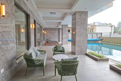 3 Bed Apartment with En Suite at Close To Westgate Mall - 3