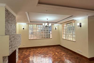 5 Bed Townhouse with En Suite in Lavington