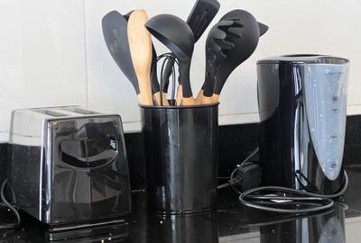 Serviced 2 Bed Apartment with En Suite at Junction Mall - 4