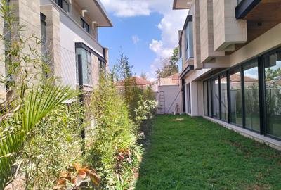 5 Bed Townhouse with En Suite in Westlands Area - 3