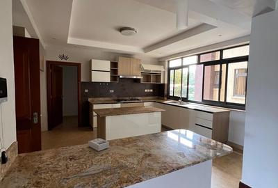 4 Bed Apartment with En Suite at Riverside Drive
