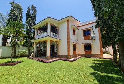 4 Bed Villa with En Suite in Nyali Area