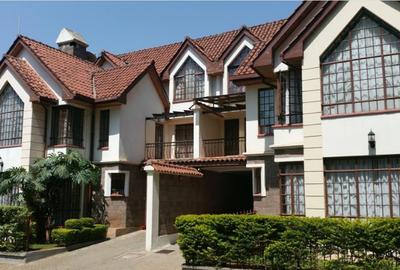 4 Bed Villa with En Suite in Lavington