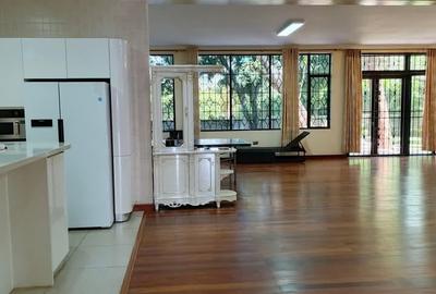 5 Bed House with Swimming Pool in Gigiri