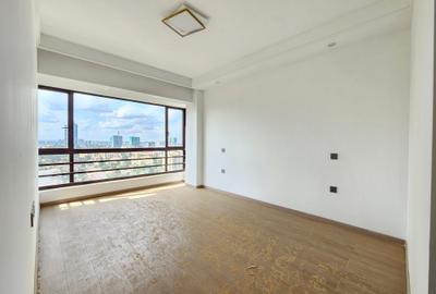 3 Bed Apartment with En Suite in Riverside - 3