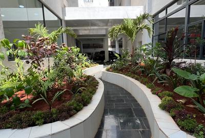 1 Bed Apartment with Swimming Pool in Kilimani