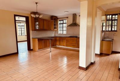 3 Bed House with En Suite in Lavington