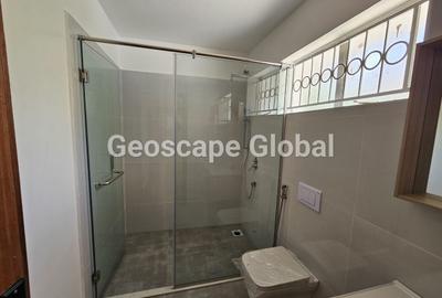 5 Bed House with En Suite in Runda - 4