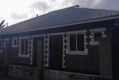 10 Bed House with Borehole at Bamburi