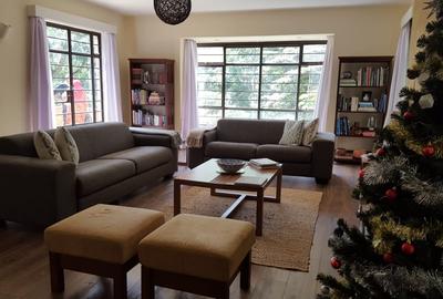 4 Bed Townhouse with En Suite in Rosslyn - 2