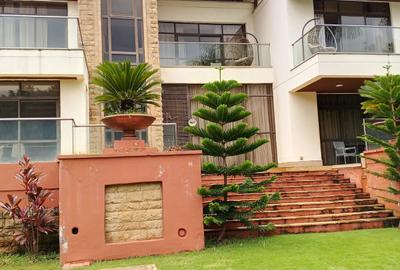 5 Bed Townhouse with En Suite in Karen