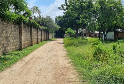 600 m² Land at Aloo Drive