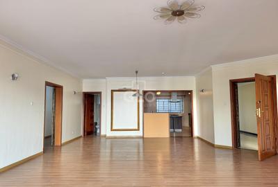3 Bed Apartment with En Suite in Kileleshwa