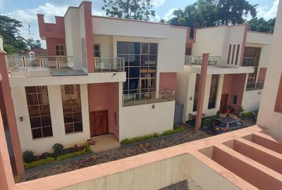 5 Bed Townhouse with En Suite in Lavington