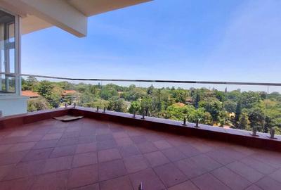 3 Bed Apartment with En Suite at City Park Drive